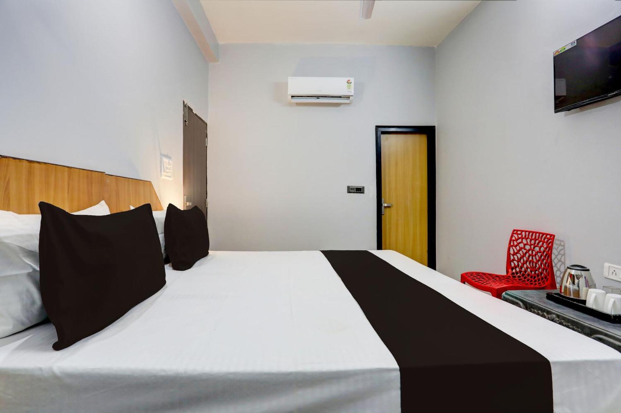 Super Hotel Live View Indraprast ภายนอก รูปภาพ