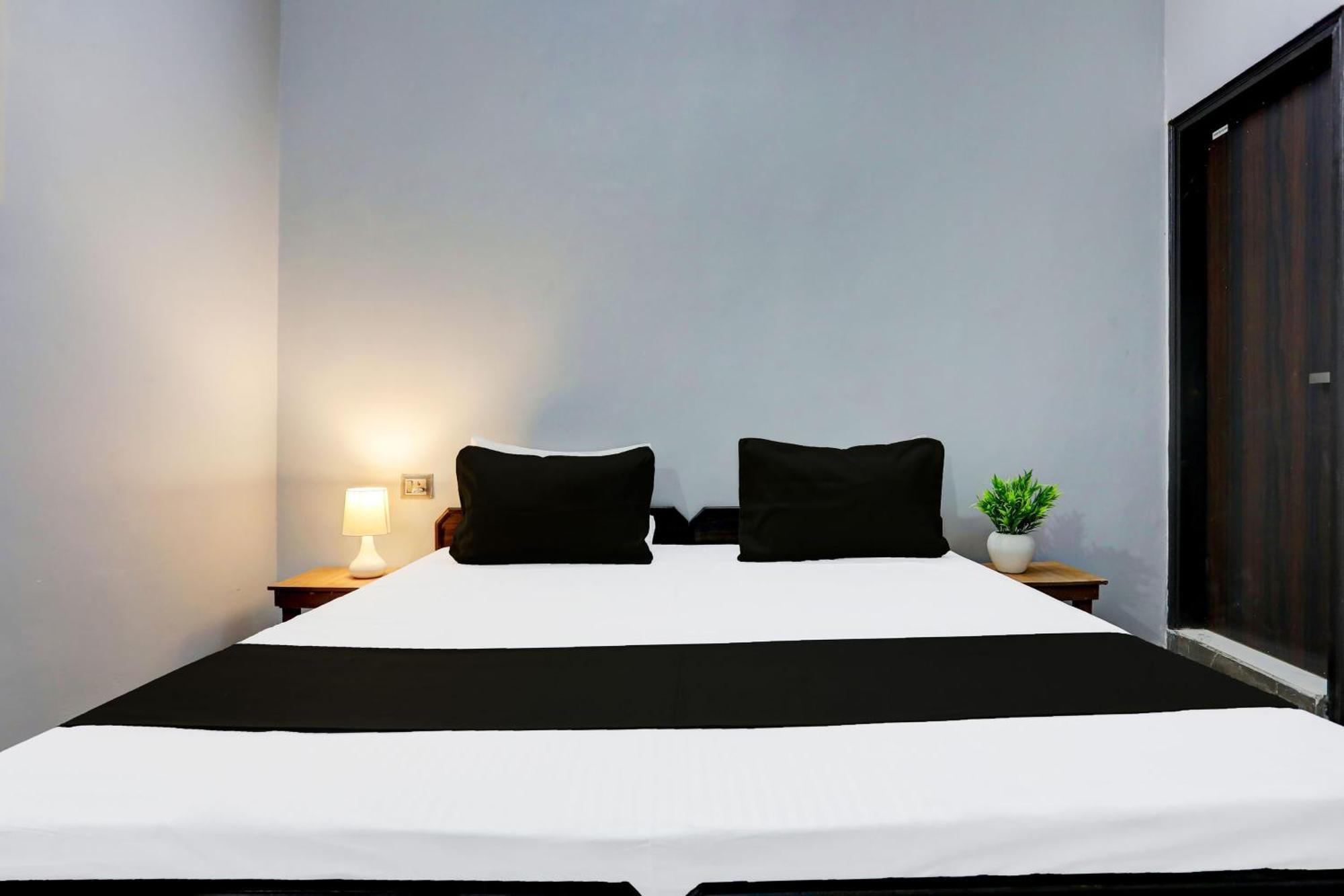 Super Hotel Live View Indraprast ภายนอก รูปภาพ