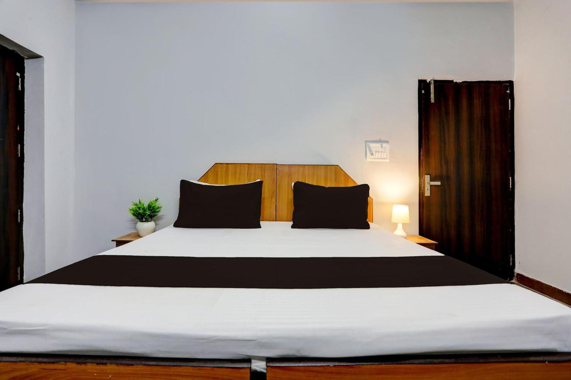 Super Hotel Live View Indraprast ภายนอก รูปภาพ